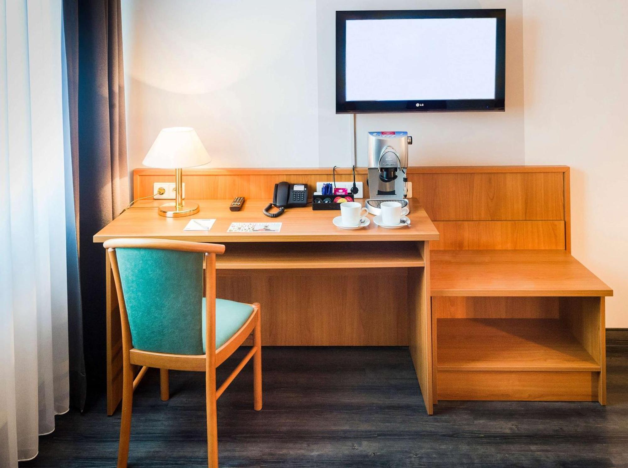 Hotel Bochum Wattenscheid affiliated by Meliá Esterno foto